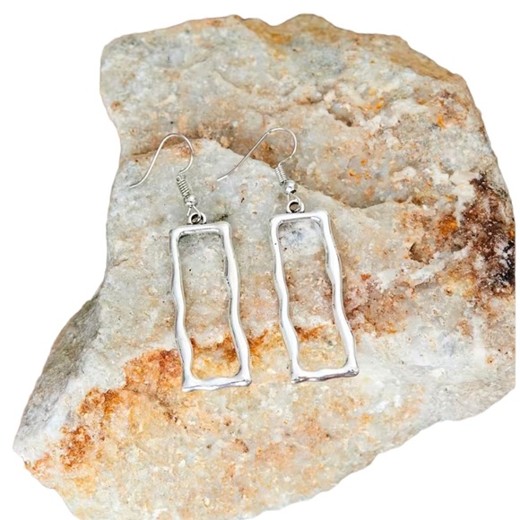 Boho Hollow Cut Rectangular Hammered Silver Drop Earrings - Picture 4 of 7